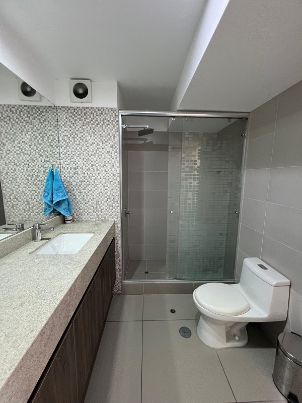 Miraflores baño dormitorio principal 1