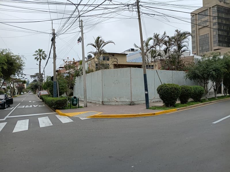 Terreno San Isidro Esquina