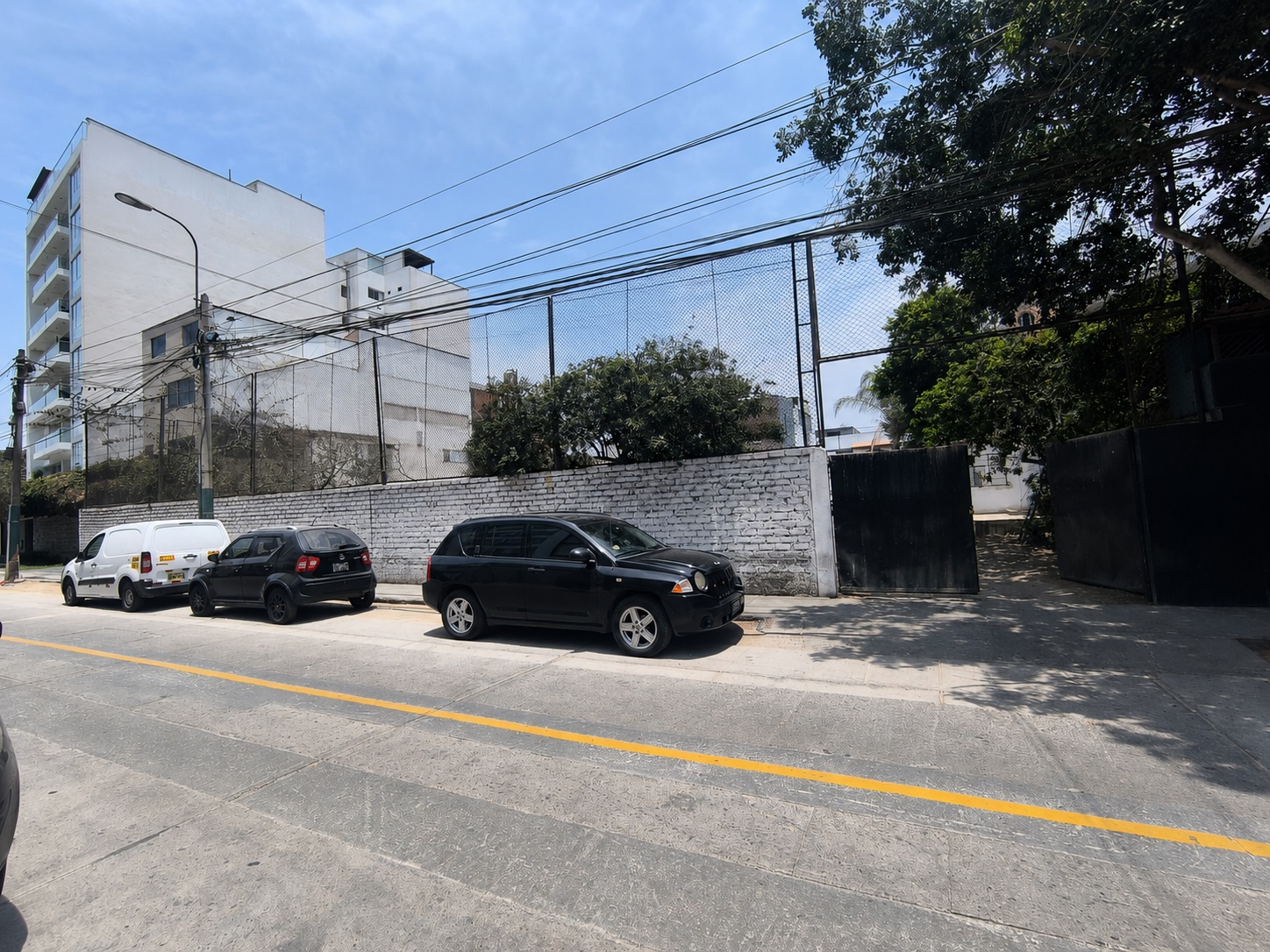 Exclusivo Terreno de 1,200 m2 en Monterrico Norte