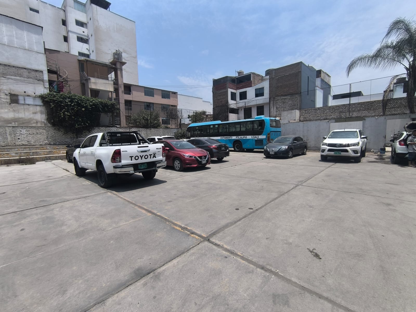 Vista hacia el fondo del terreno de Monterrico Norte